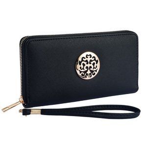 Women Classic Wristlet with Detachable Strap